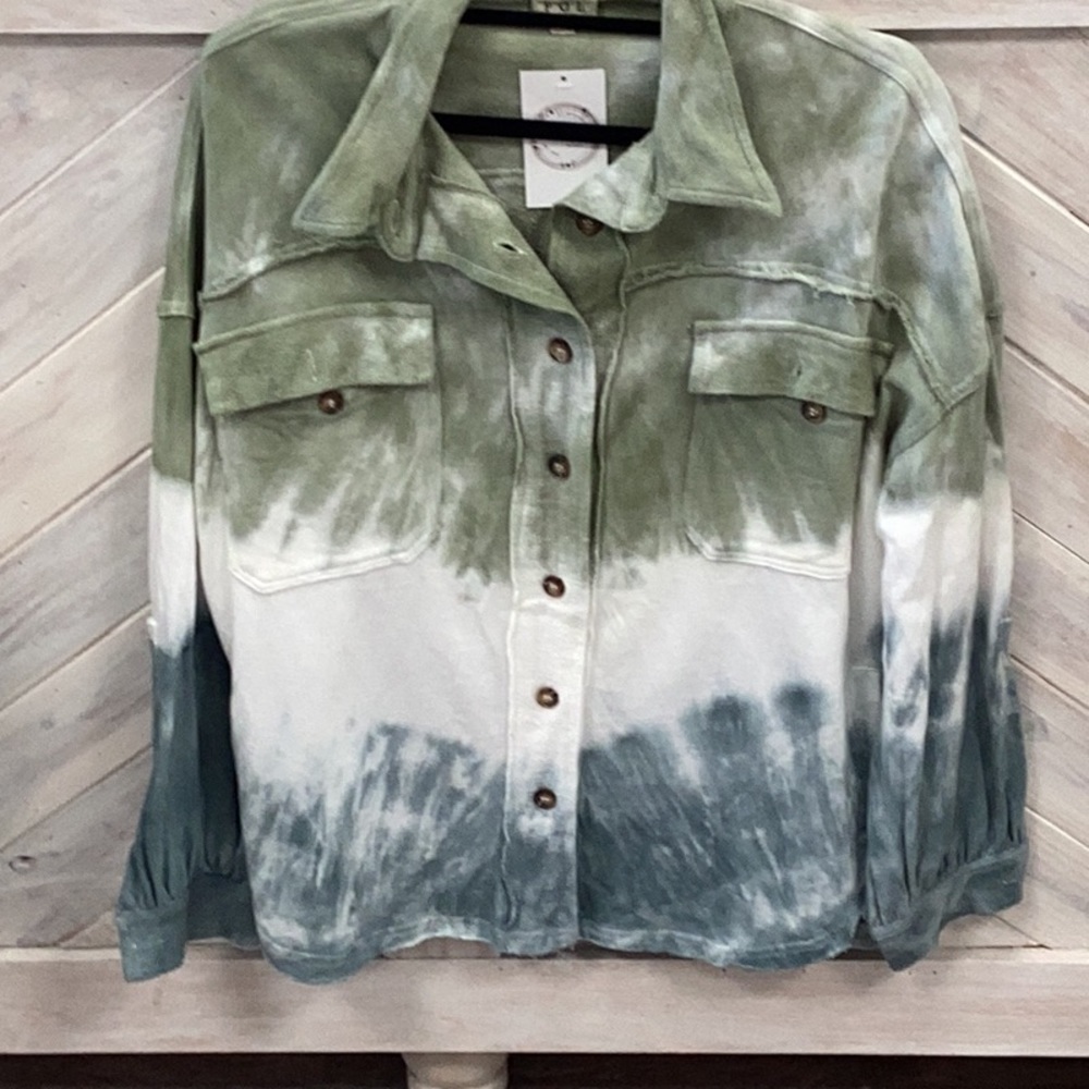 Brand New womens button up top/light shacket
